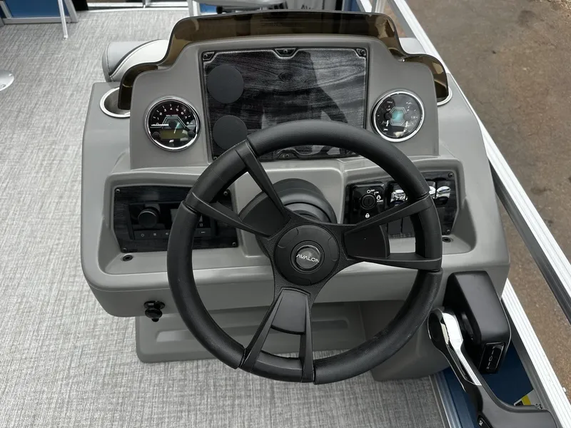 Slide: The Image of Avalon Venture 19 QUAD FISH-90HP 2026 - 6