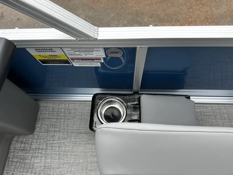 Slide: The Image of Avalon Venture 19 QUAD FISH-90HP 2026 - 7