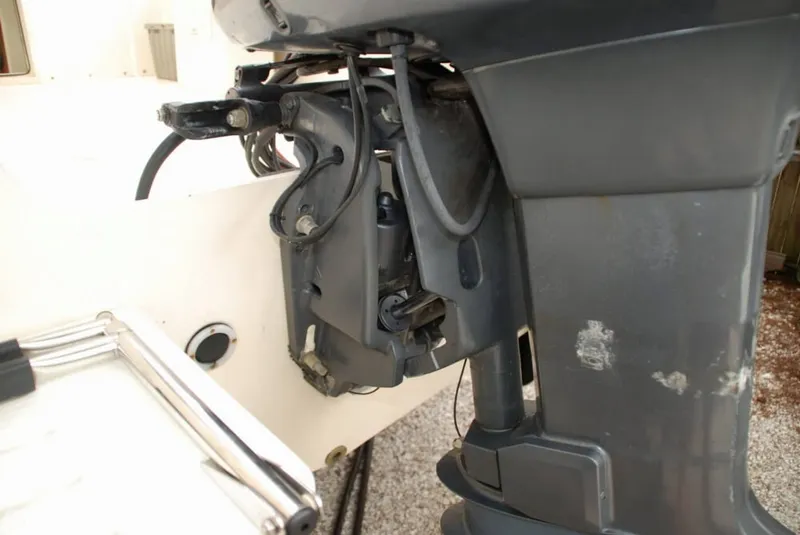 Slide: The Image of Parker 2520 Sport Cabin 1999 - 11