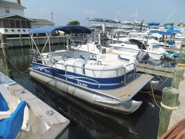 Slide: The Image of Bentley Pontoons 22 2013 - 0