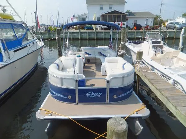 Slide: The Image of Bentley Pontoons 22 2013 - 1