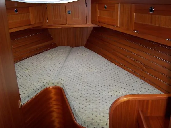 Slide: The Image of Hallberg Rassy 36 MK II 2002 - 2
