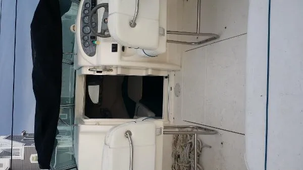 Slide: The Image of Sea Ray 215 Express Cruiser 1997 - 5