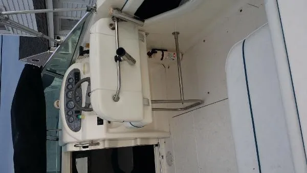 Slide: The Image of Sea Ray 215 Express Cruiser 1997 - 6