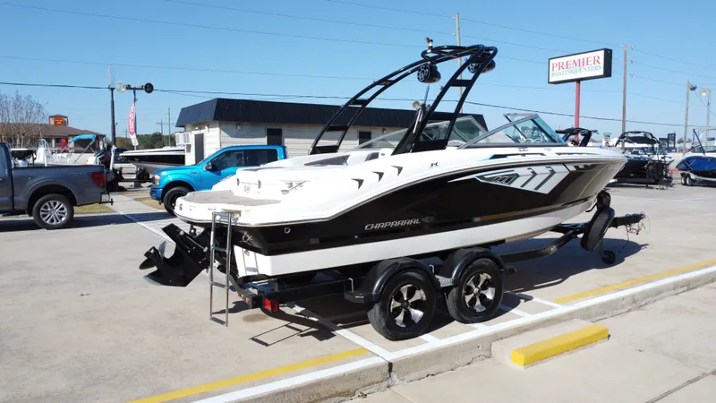 Slide: The Image of Chaparral 21 H2O Sport 2014 - 6