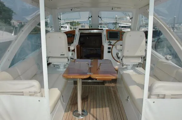 Slide: The Image of MJM YACHTS 34z Express Hardtop 2006 - 10