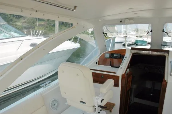 Slide: The Image of MJM YACHTS 34z Express Hardtop 2006 - 6