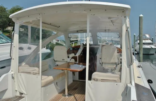 Slide: The Image of MJM YACHTS 34z Express Hardtop 2006 - 9