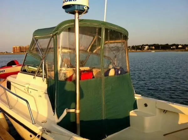 Slide: The Image of Parker Marine 2110 Walkaround 1995 - 1