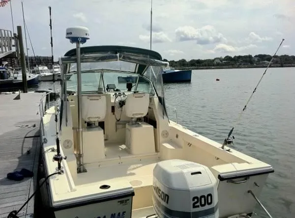 Slide: The Image of Parker Marine 2110 Walkaround 1995 - 2