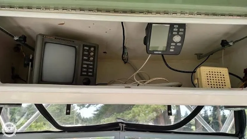 Slide: The Image of Robalo 2440 Walkaround 1995 - 1