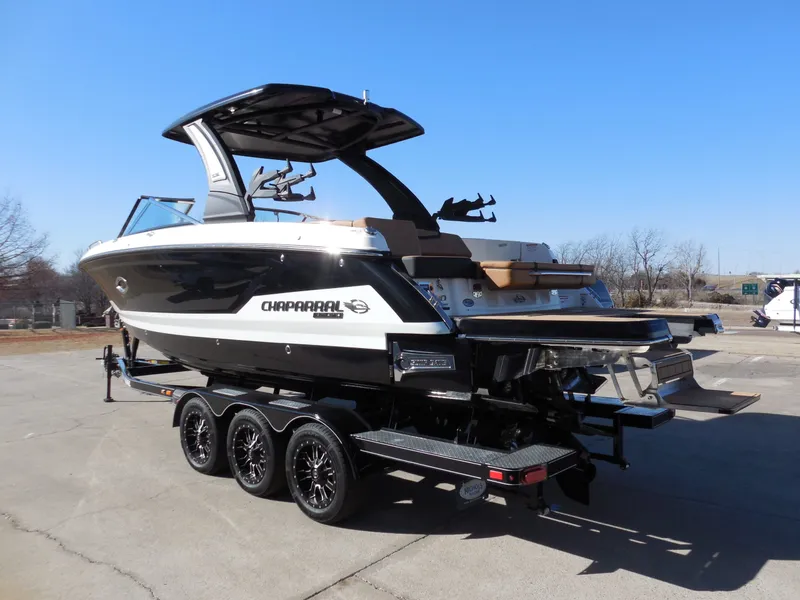 Slide: The Image of Chaparral 30 Surf 2026 - 4