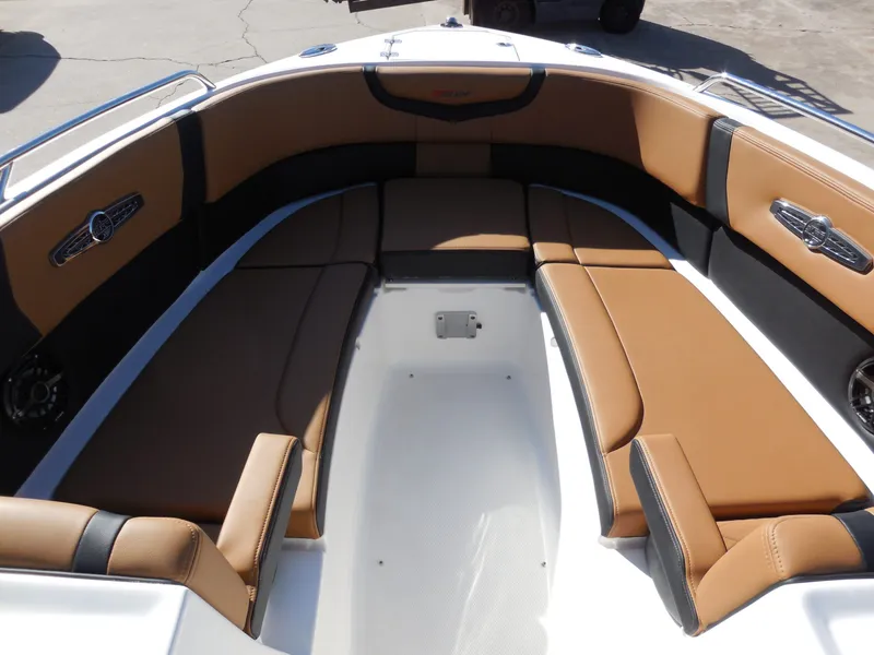 Slide: The Image of Chaparral 30 Surf 2026 - 12