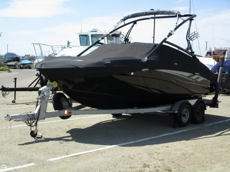 Slide: The Image of Yamaha 212 X 2013 - 10