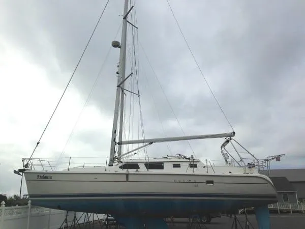 Slide: The Image of Hunter 44 Deck Salon 2004 - 0