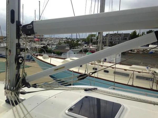 Slide: The Image of Hunter 44 Deck Salon 2004 - 6