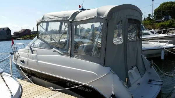 Slide: The Image of Stingray 240 CS 2007 - 1