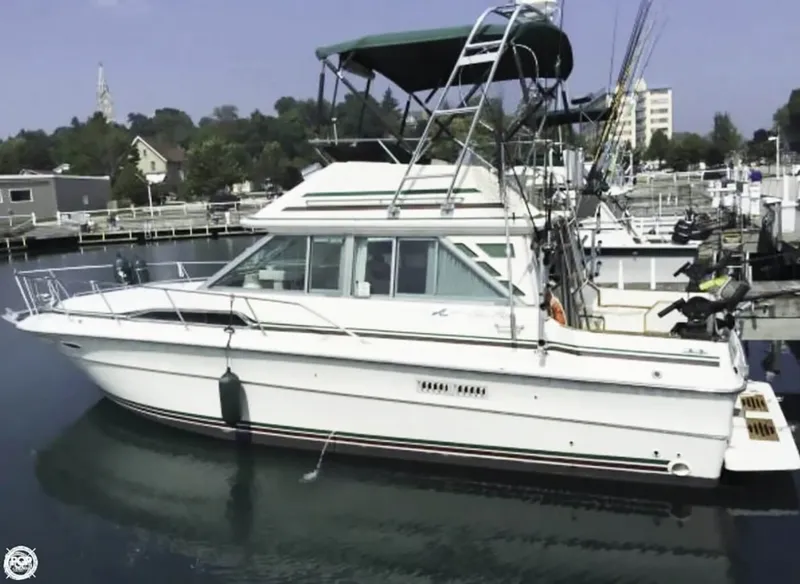 Slide: The Image of Sea Ray 340 Sedan Bridge 1987 - 3