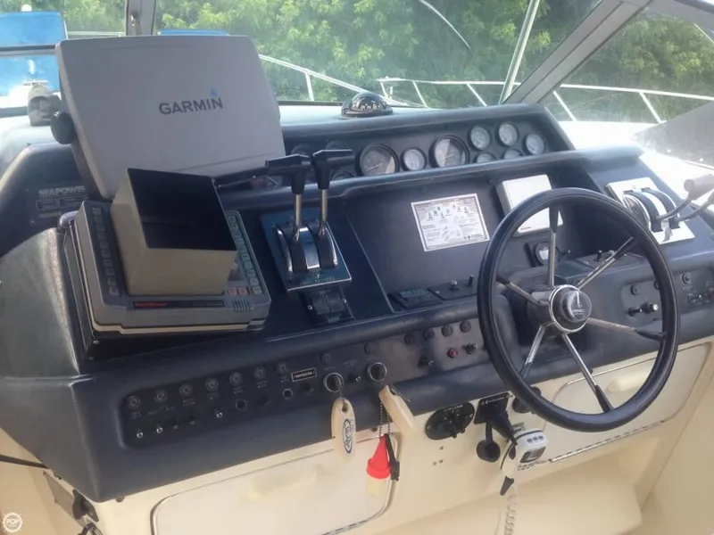 Slide: The Image of Sea Ray 330 Express Cruiser 1993 - 7