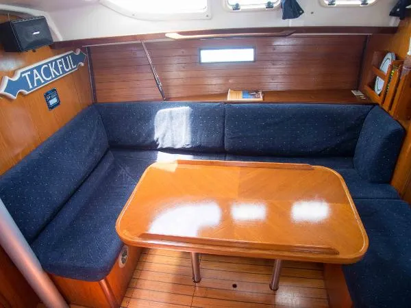 Slide: The Image of Beneteau 370 Oceanis 1992 - 4