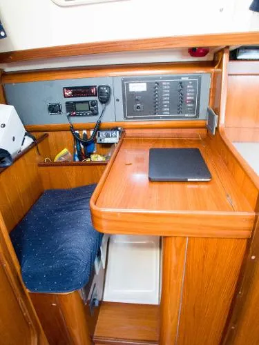 Slide: The Image of Beneteau 370 Oceanis 1992 - 6