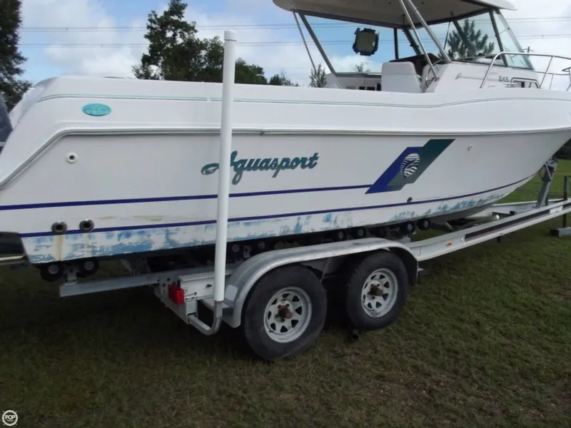Slide: The Image of Aquasport 245 Explorer 1994 - 10