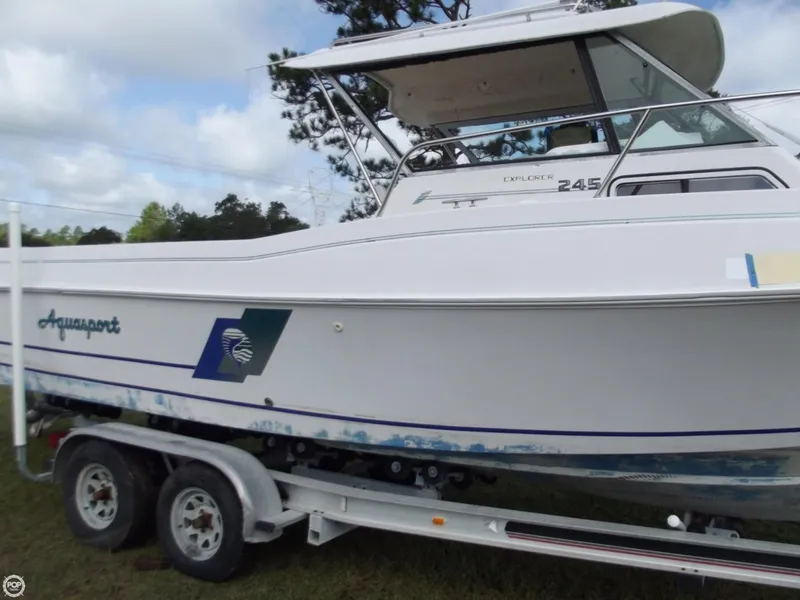 Slide: The Image of Aquasport 245 Explorer 1994 - 7
