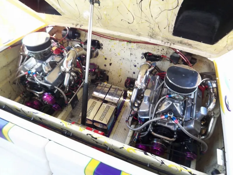 Slide: The Image of Eliminator 36 Daytona 2001 - 10