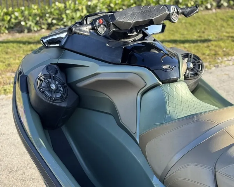 Slide: The Image of Sea-Doo GTX 300 iBR with Audio 2022 - 8