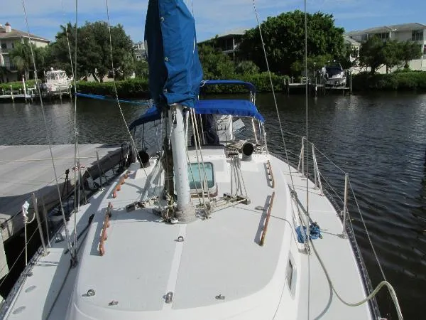 Slide: The Image of Tartan Sloop 1985 - 2