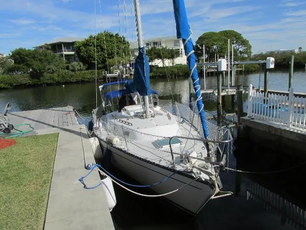 Slide: The Image of Tartan Sloop 1985 - 3