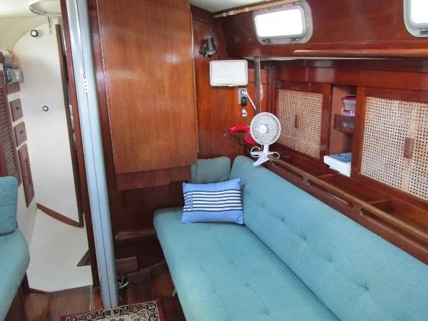Slide: The Image of Tartan Sloop 1985 - 8