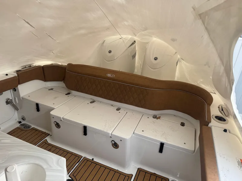 Slide: The Image of Sea Hunt Ultra 265 SE 2025 - 19