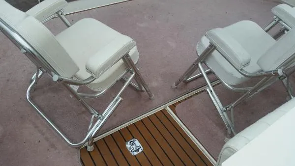 Slide: The Image of Sea Ray 370 Express Cruiser 1998 - 11