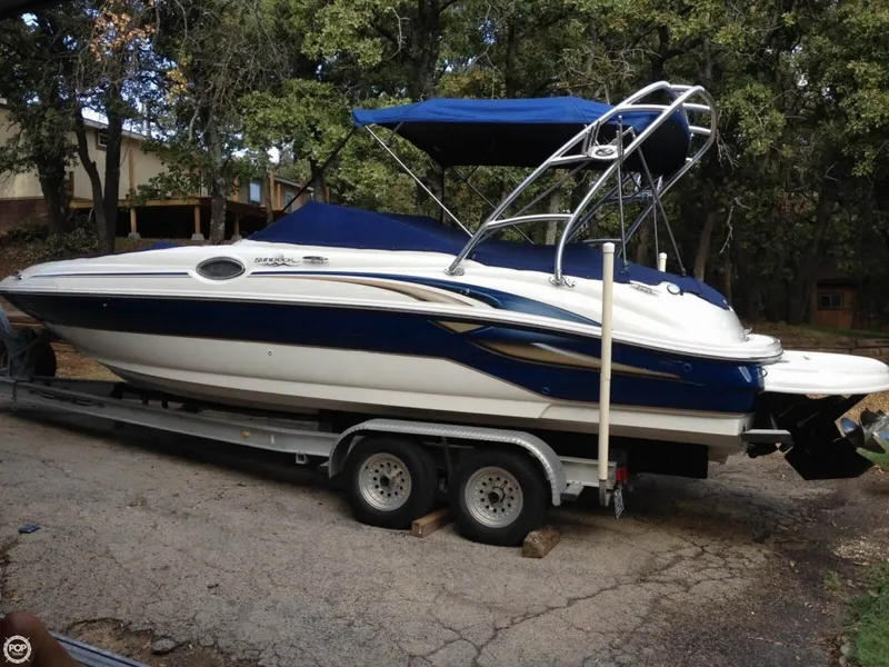 Slide: The Image of Sea Ray Sundeck 240 2002 - 1