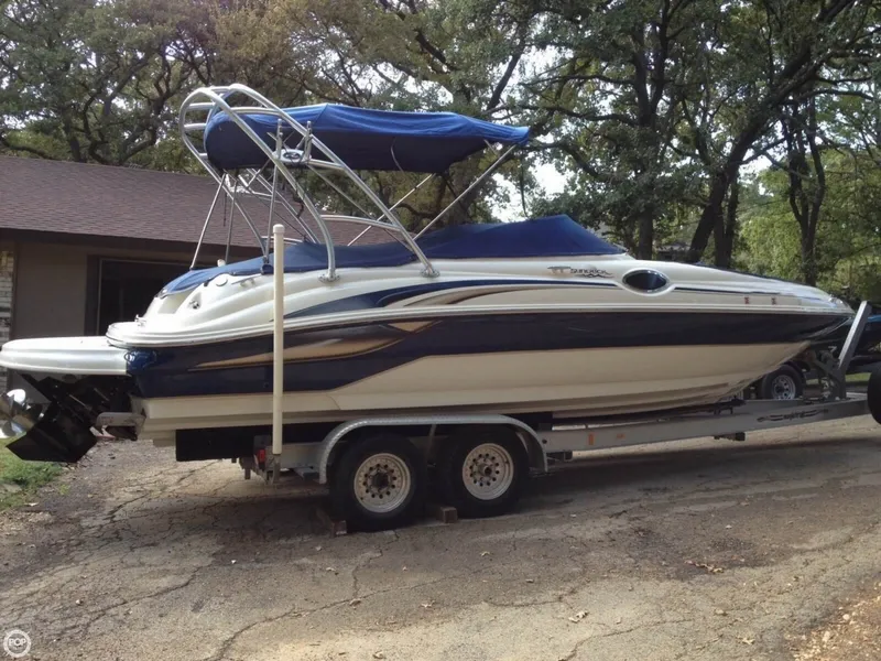Slide: The Image of Sea Ray Sundeck 240 2002 - 4