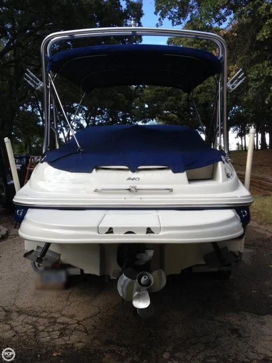 Slide: The Image of Sea Ray Sundeck 240 2002 - 5