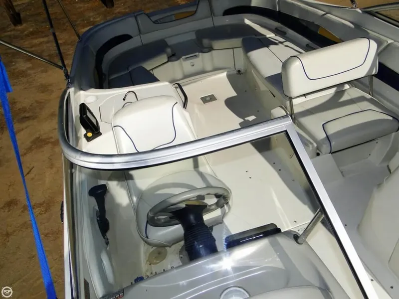 Slide: The Image of Bayliner 249 SunDeck 2004 - 7