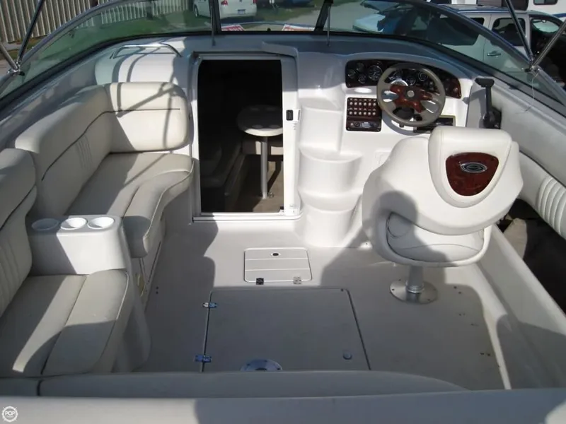 Slide: The Image of Crownline Boats 235 CCR 2004 - 6