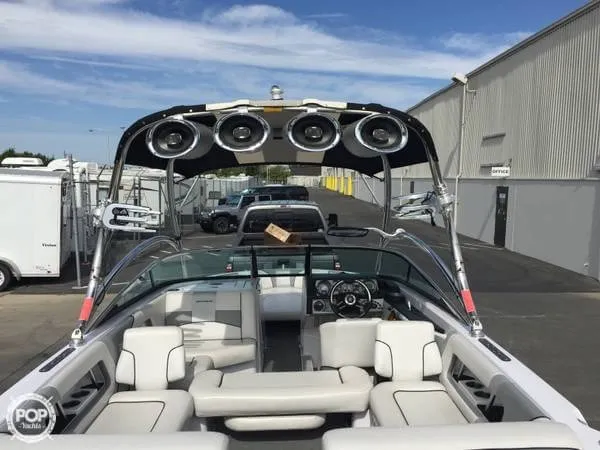 Slide: The Image of Correct Craft 230 Super Air Nautique - Team Edition 2008 - 6