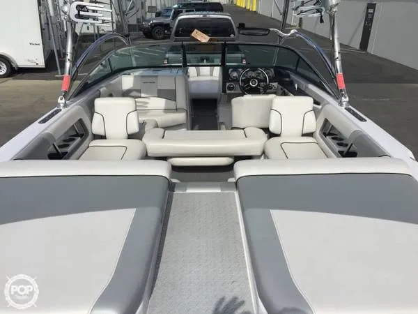 Slide: The Image of Correct Craft 230 Super Air Nautique - Team Edition 2008 - 9