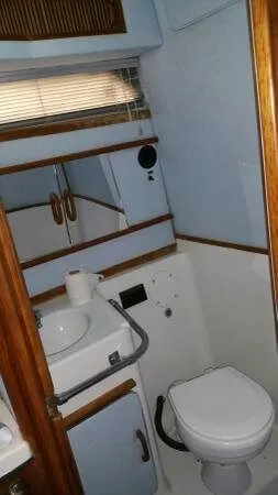 Slide: The Image of Sea Ray 300 Weekender 1988 - 10