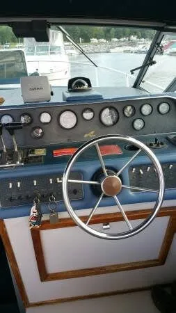 Slide: The Image of Sea Ray 300 Weekender 1988 - 4