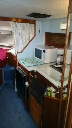 Slide: The Image of Sea Ray 300 Weekender 1988 - 7