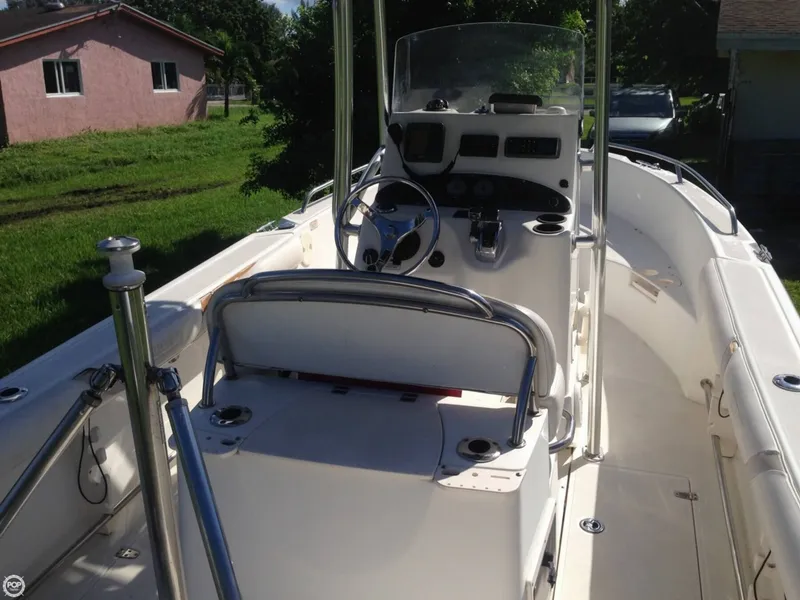 Slide: The Image of Boston Whaler 210 Outrage 2007 - 10