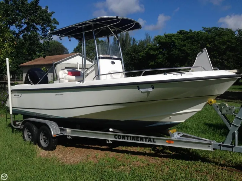 Slide: The Image of Boston Whaler 210 Outrage 2007 - 3