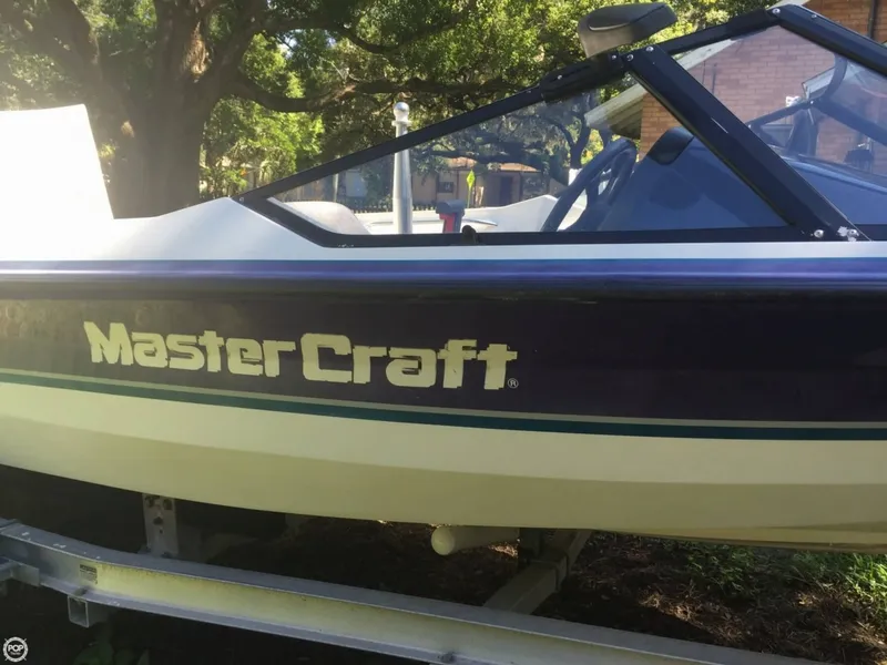 Slide: The Image of Mastercraft Barefoot 200 1994 - 11