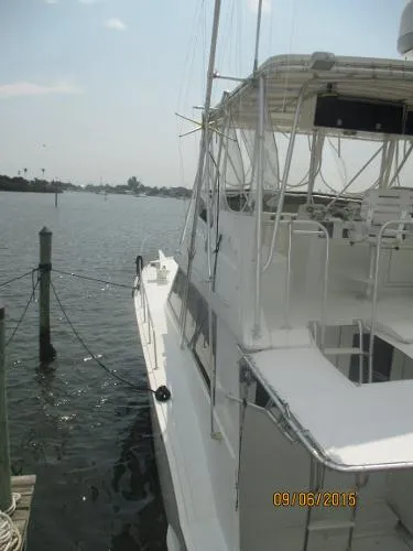 Slide: The Image of Hatteras 43 Convertible 1979 - 10