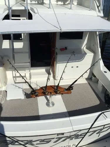 Slide: The Image of Hatteras 43 Convertible 1979 - 6