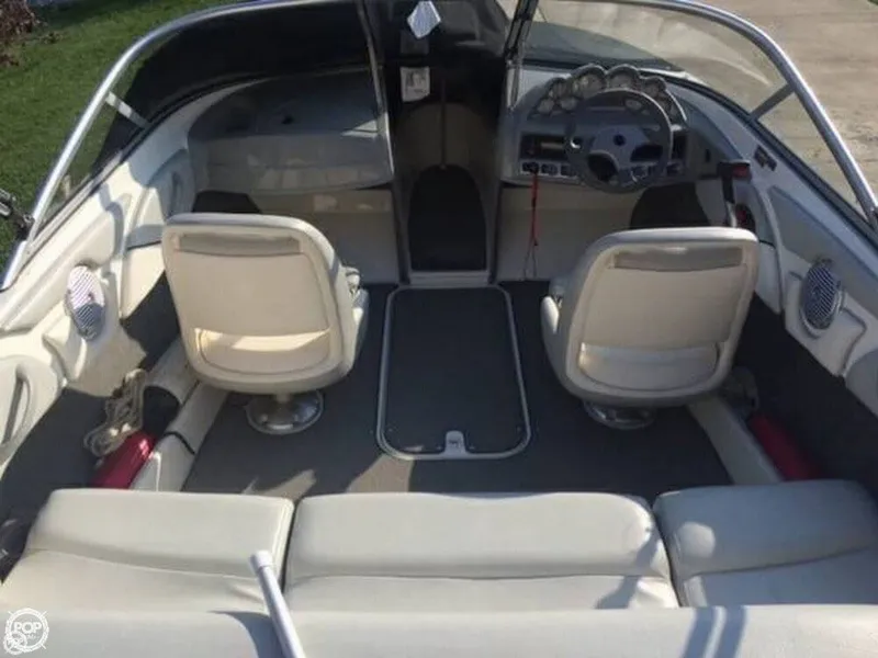 Slide: The Image of Bayliner 185 Bowrider 2011 - 3
